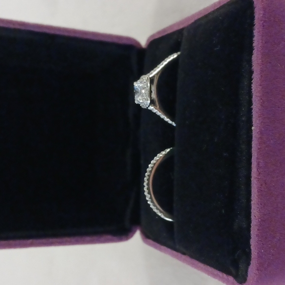 Women's CZ 2 piece wedding set - Picture 2 of 8